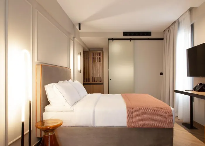 1910 Lifestyle Volos